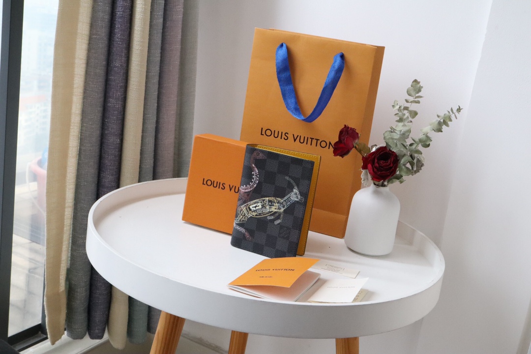 루이비통 Louis Vuitton N64604 지갑  11CM