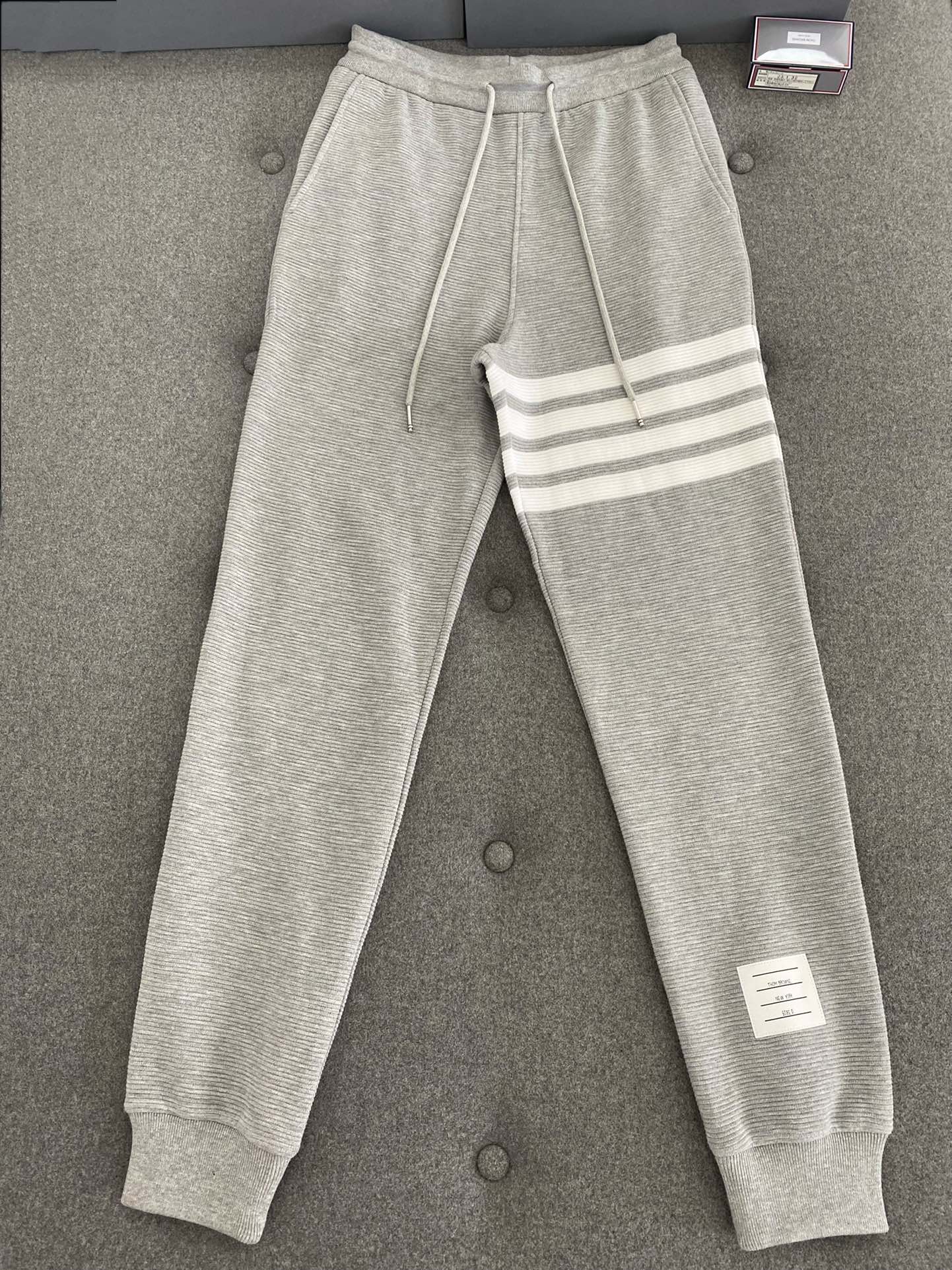 톰브라운 Thom Browne 바지
