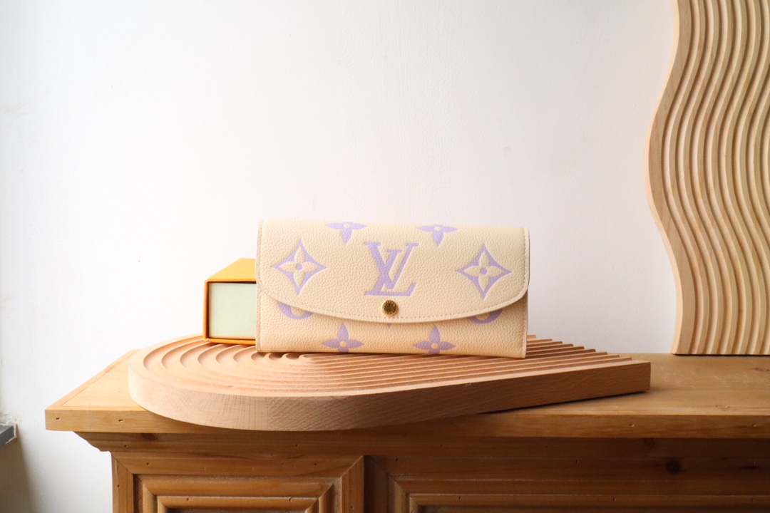 루이비통 Louis Vuitton M823341 지갑 19CM