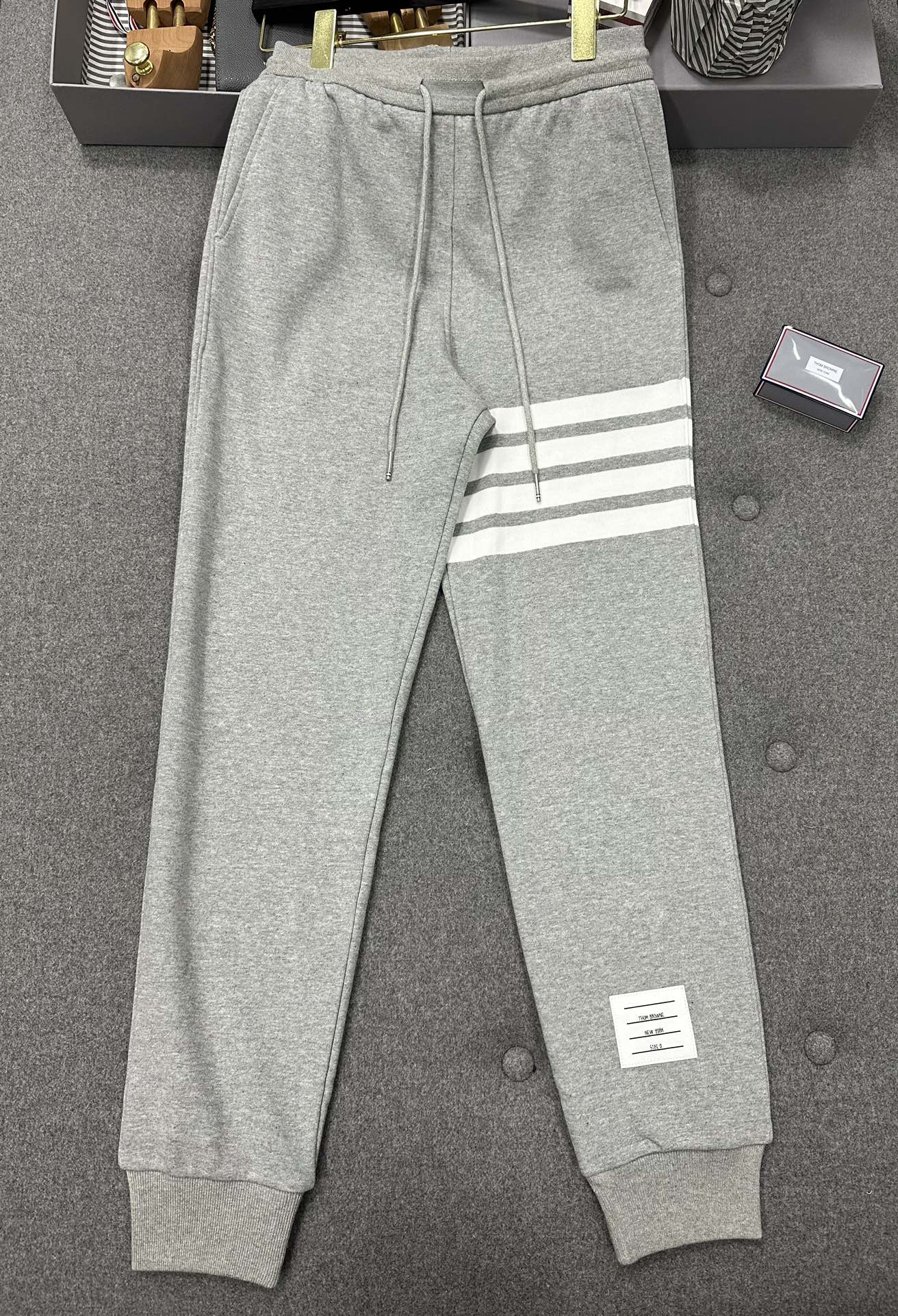 톰브라운 Thom Browne 바지