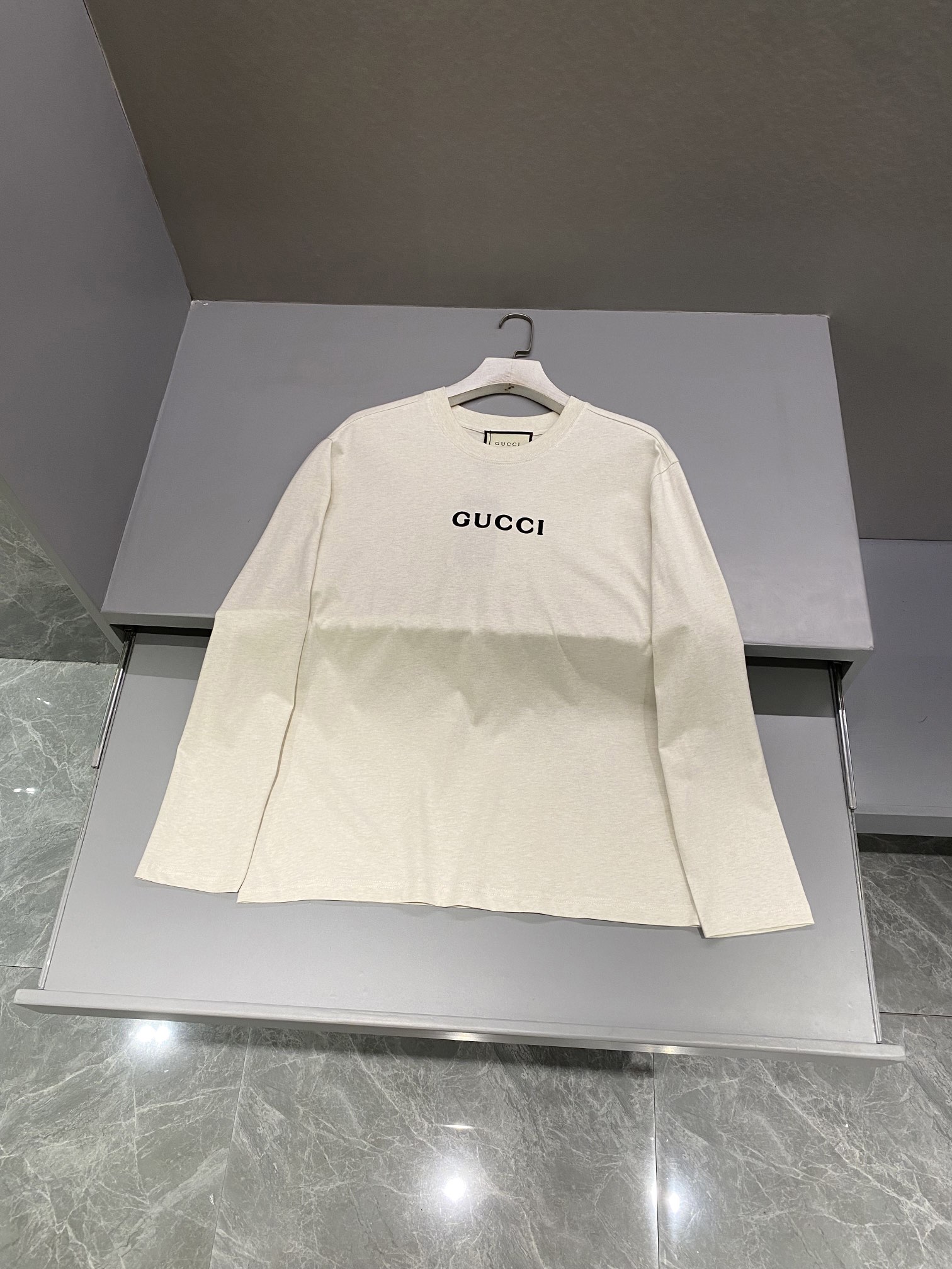 구찌 Gucci 긴팔 티셔츠