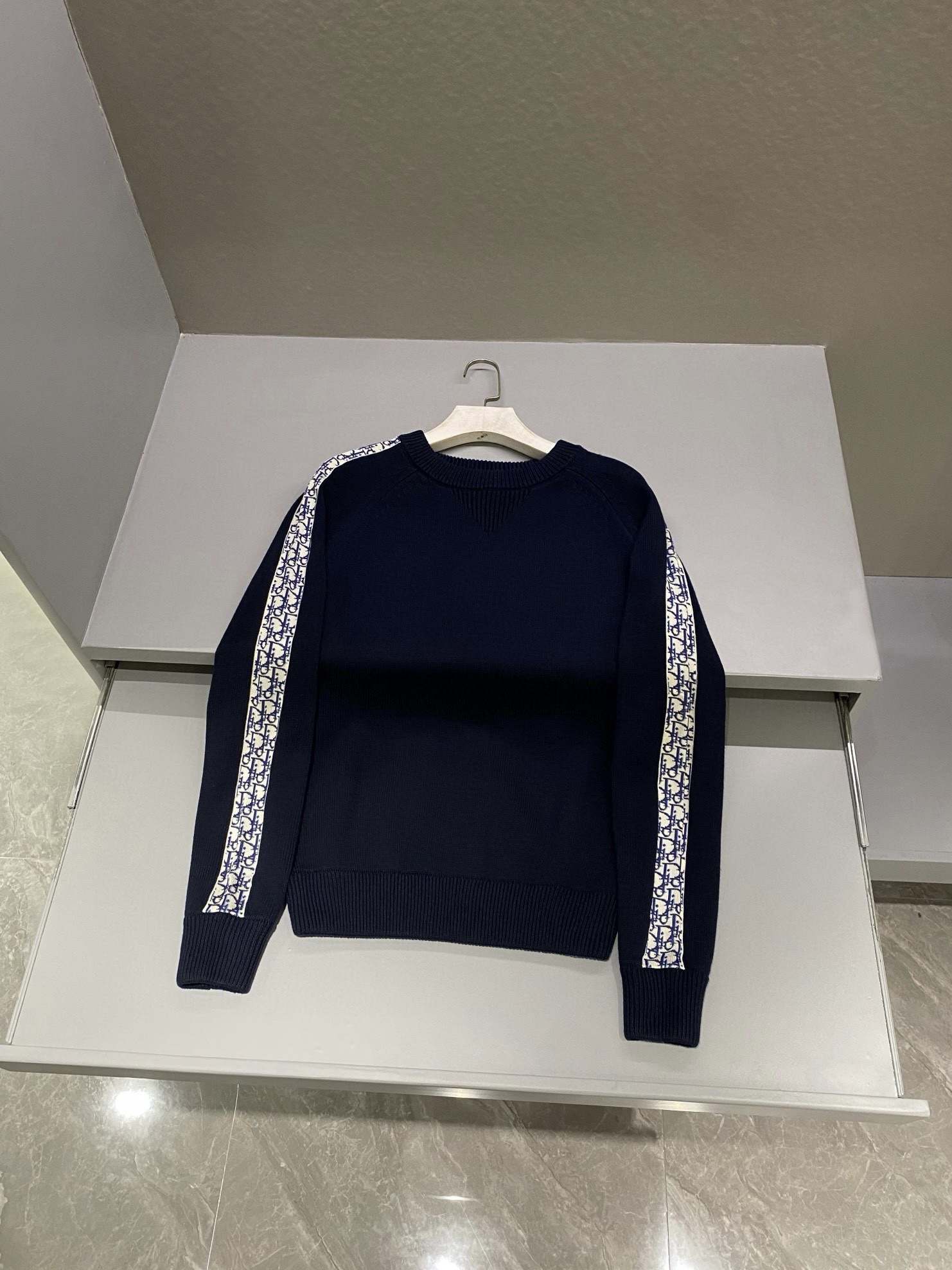 디올 Dior 스웨터