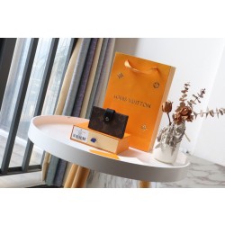루이비통 Louis Vuitton M69761 카드 케이스 10.5CM