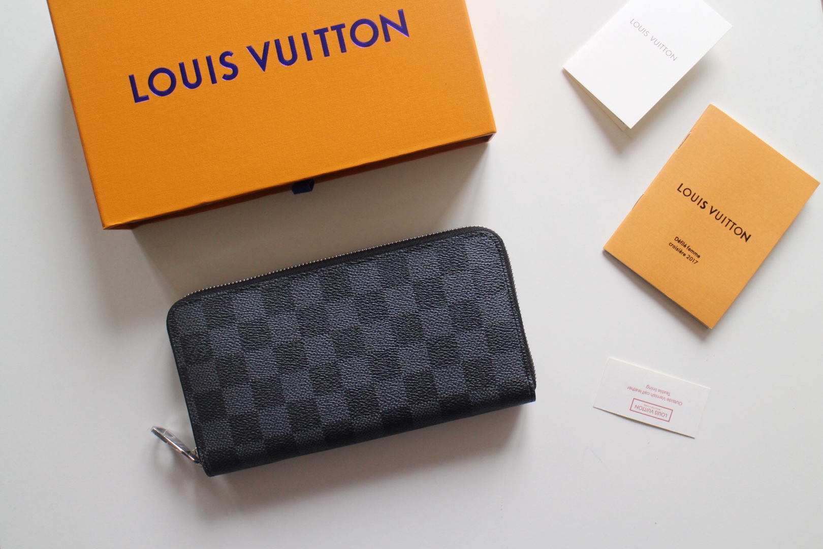 루이비통 Louis Vuitton M60017 지갑 19CM