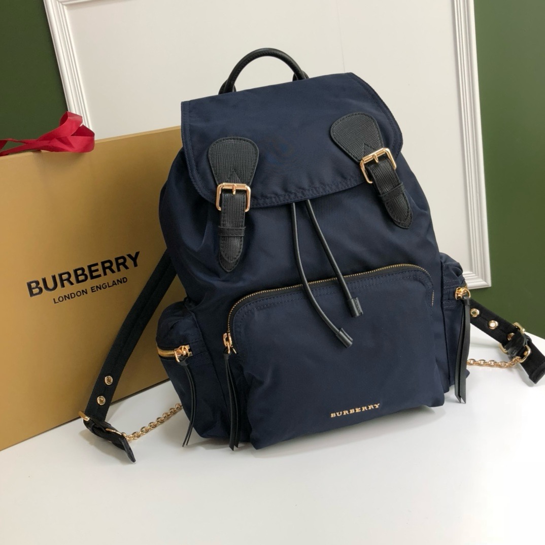 버버리 Burberry 1226 The Rucksack 백팩 42CM