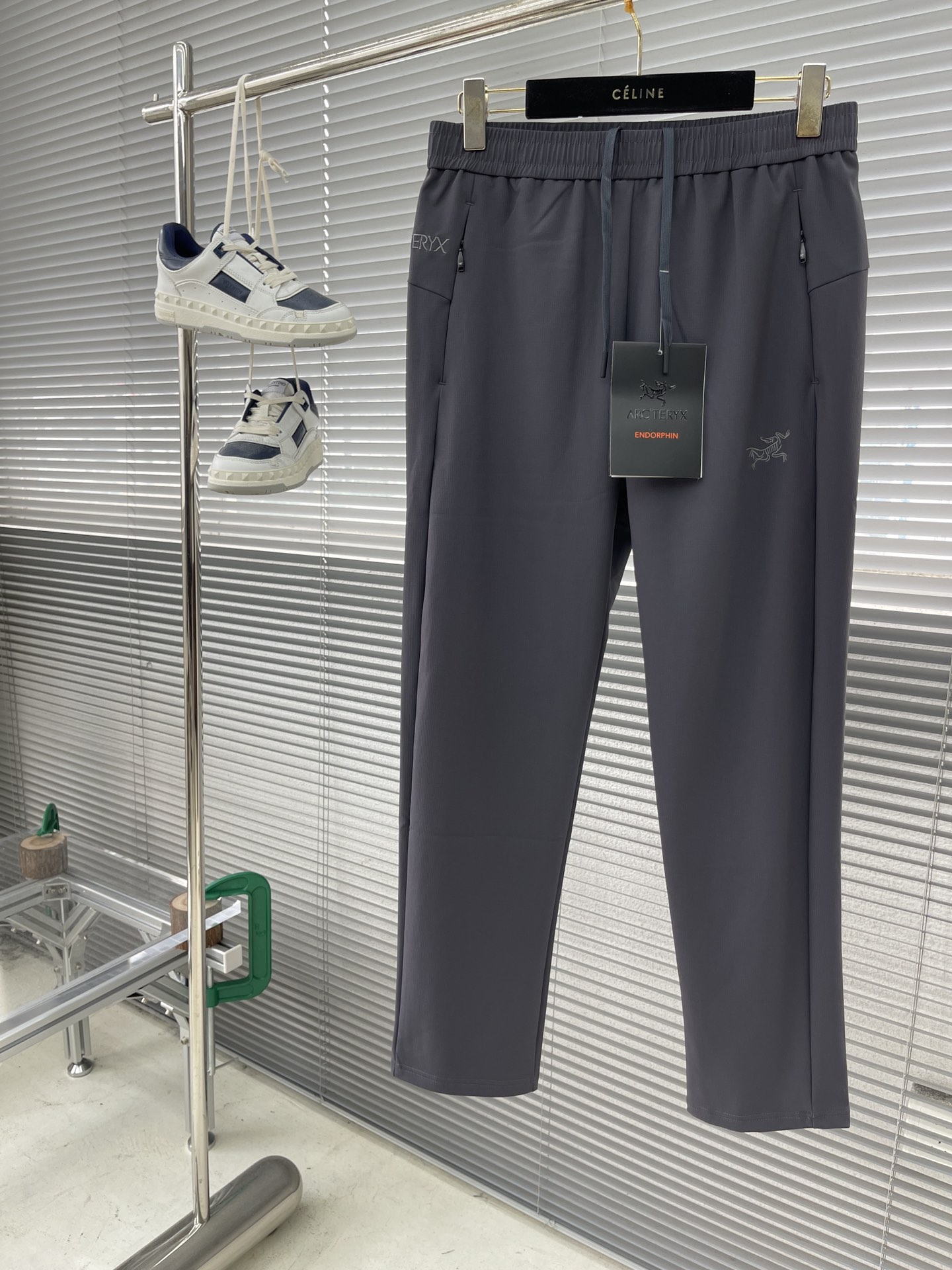 아크테릭스 ARC'TERYX 바지
