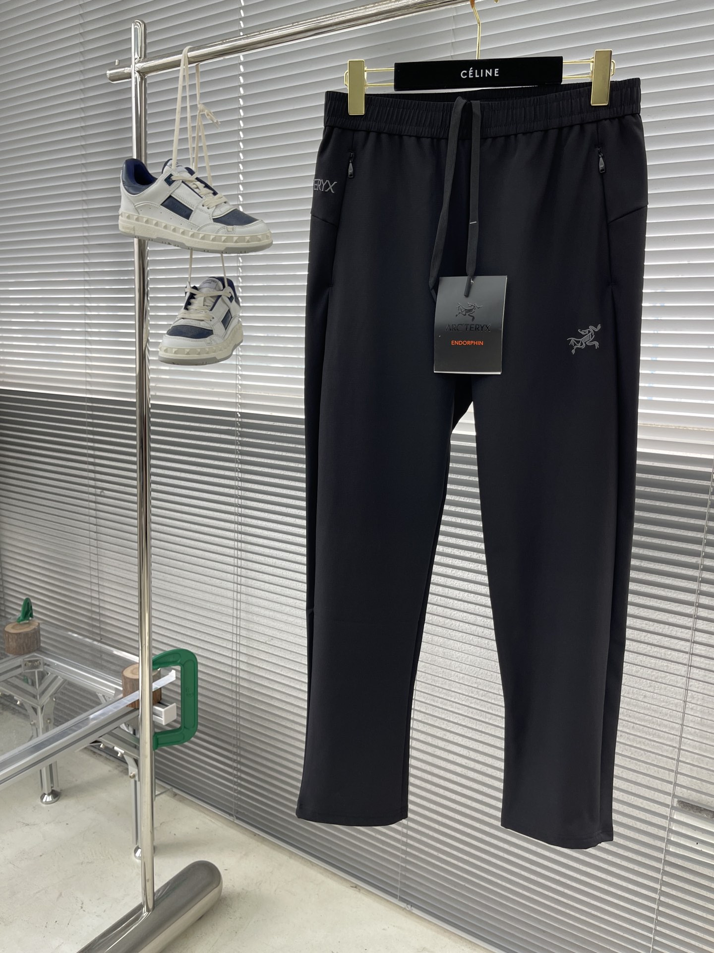 아크테릭스 ARC'TERYX 바지