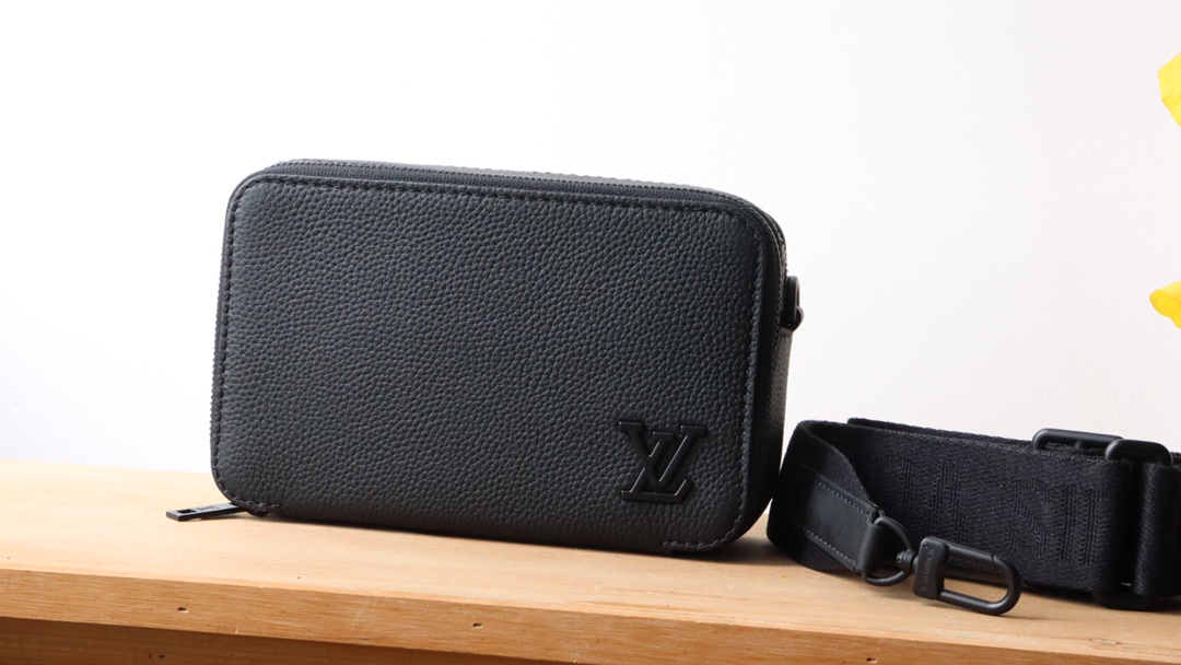 루이비통 Louis Vuitton M68725 지갑 18.5CM