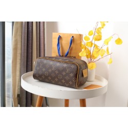 루이비통 Louis Vuitton M44494 파우치 28CM