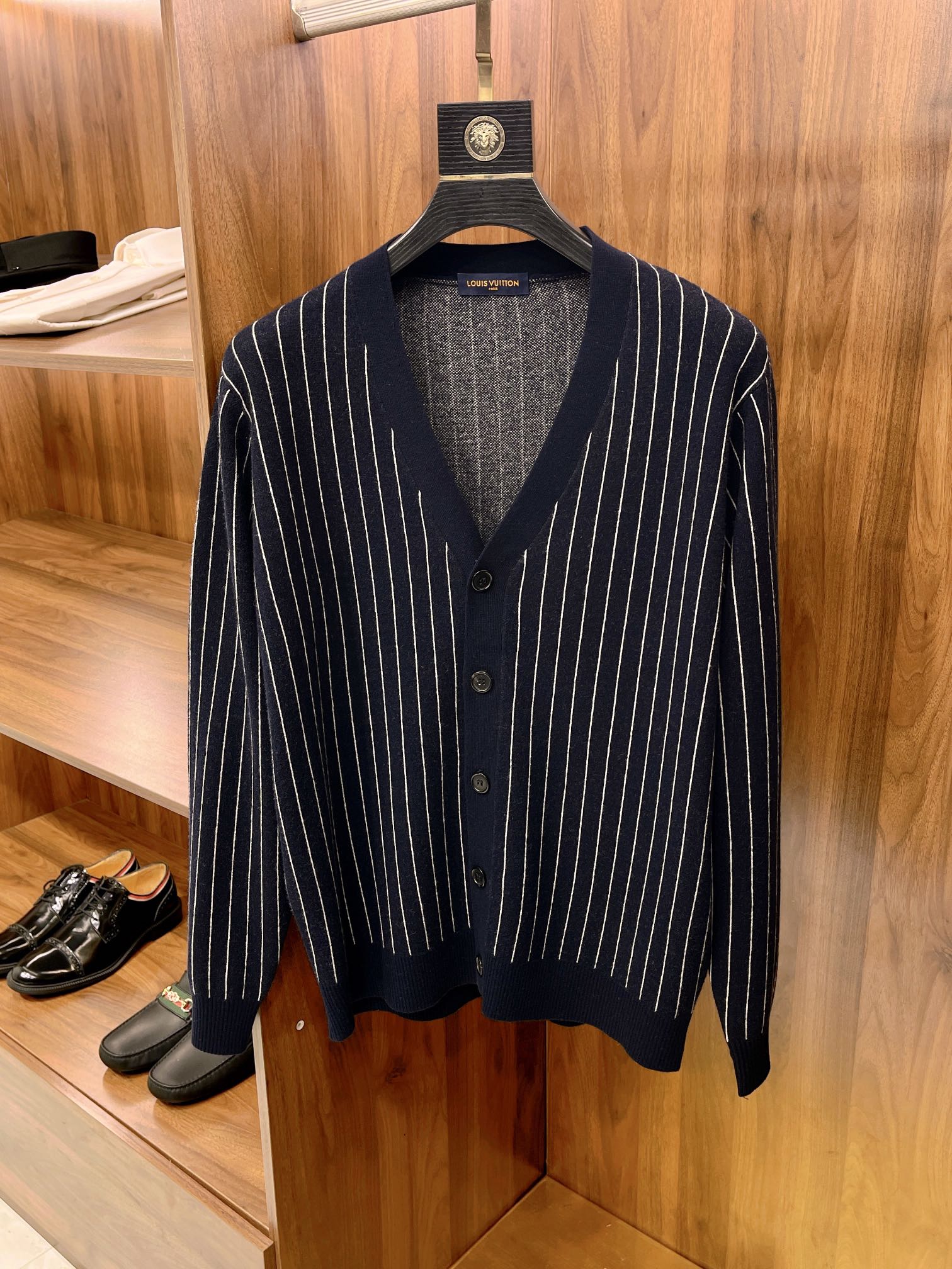 루이비통 Louis Vuitton 가디건