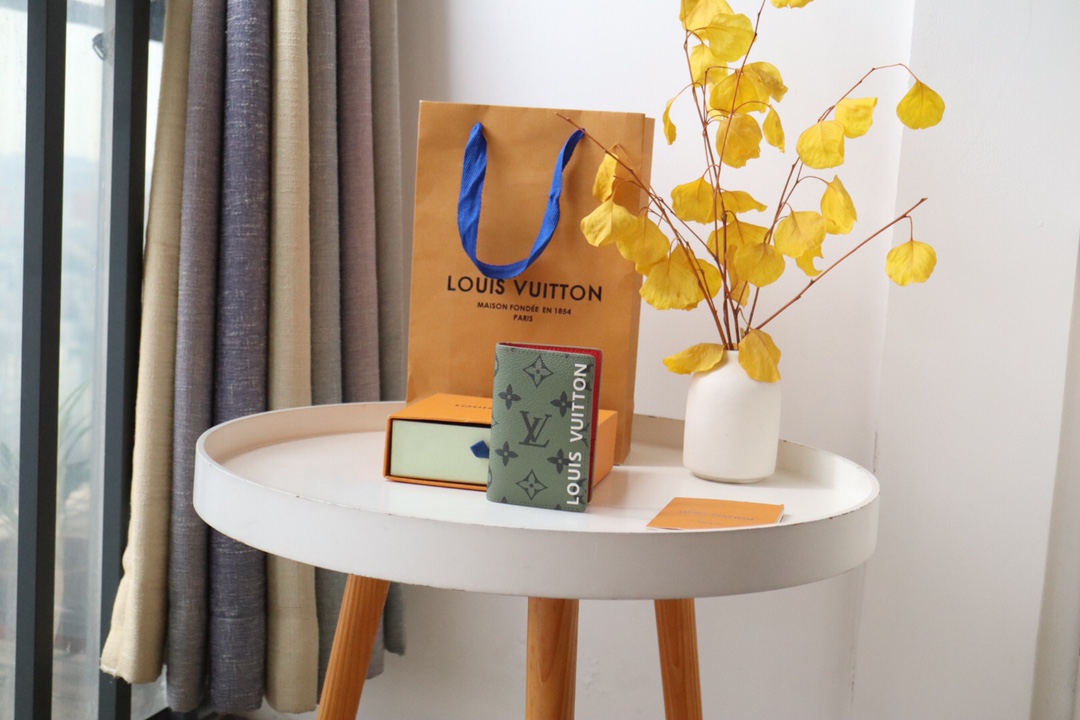 루이비통 Louis Vuitton M81381 카드 케이스 11CM
