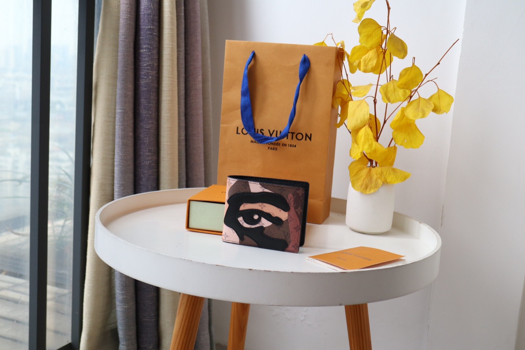 루이비통 Louis Vuitton M82573 지갑 11.5CM