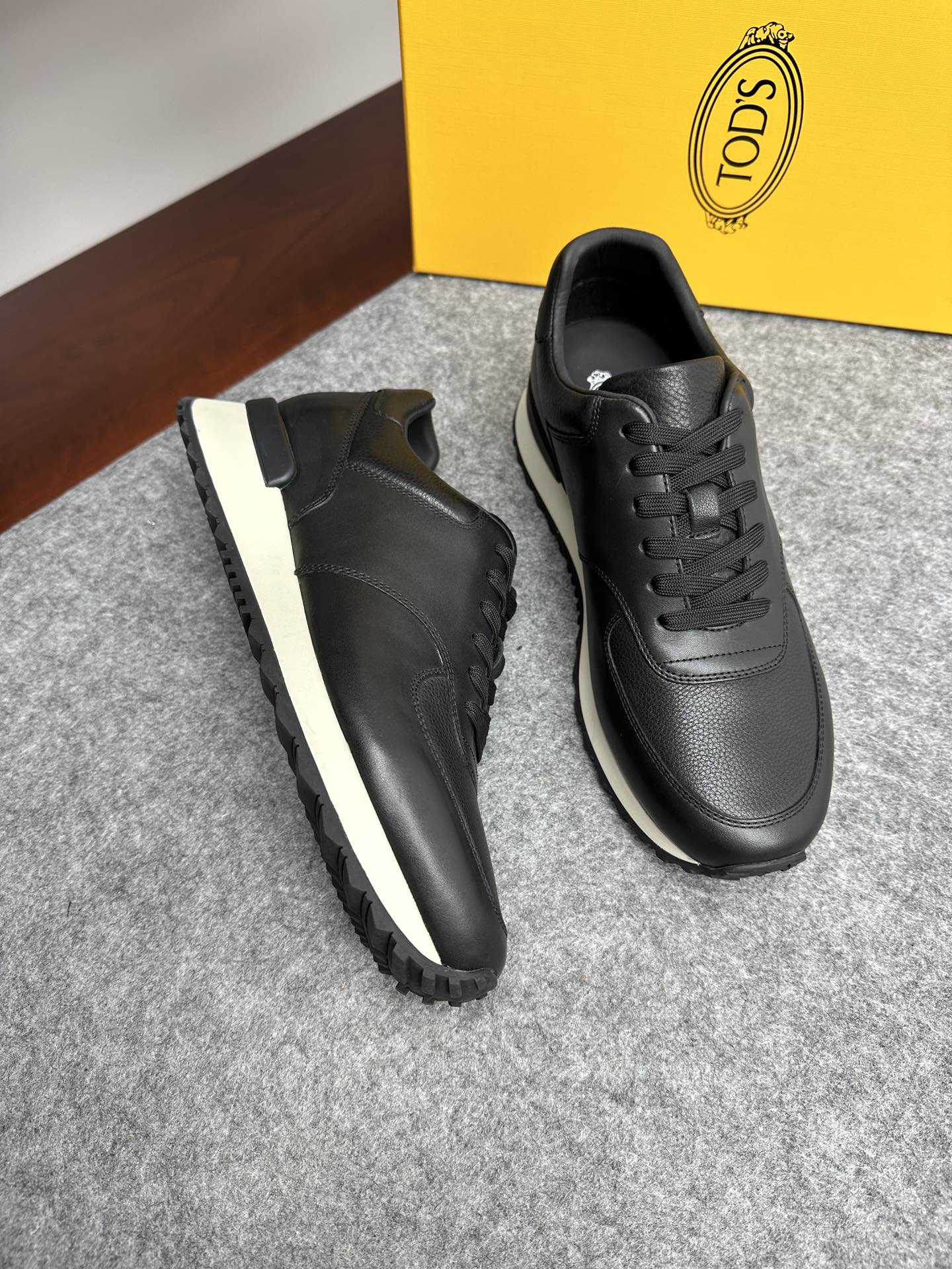 토즈 TOD'S 스니커즈