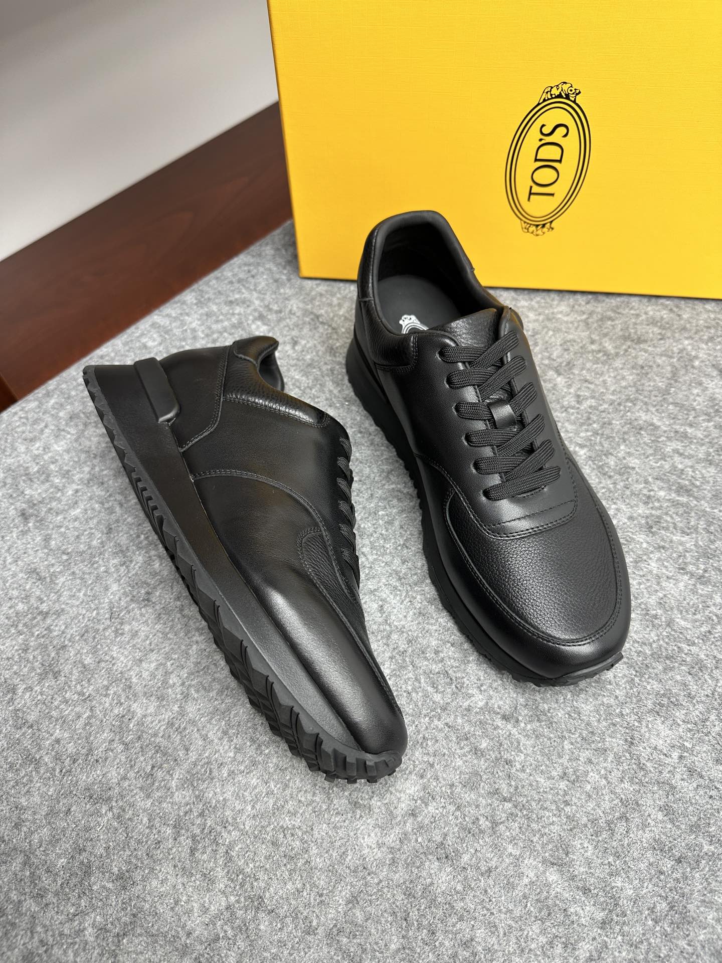 토즈 TOD'S 스니커즈