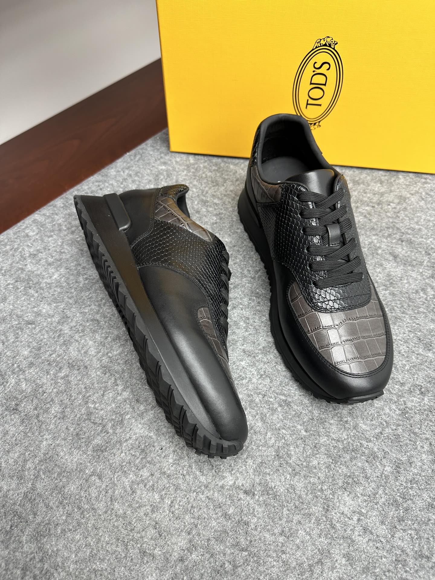 토즈 TOD'S 스니커즈