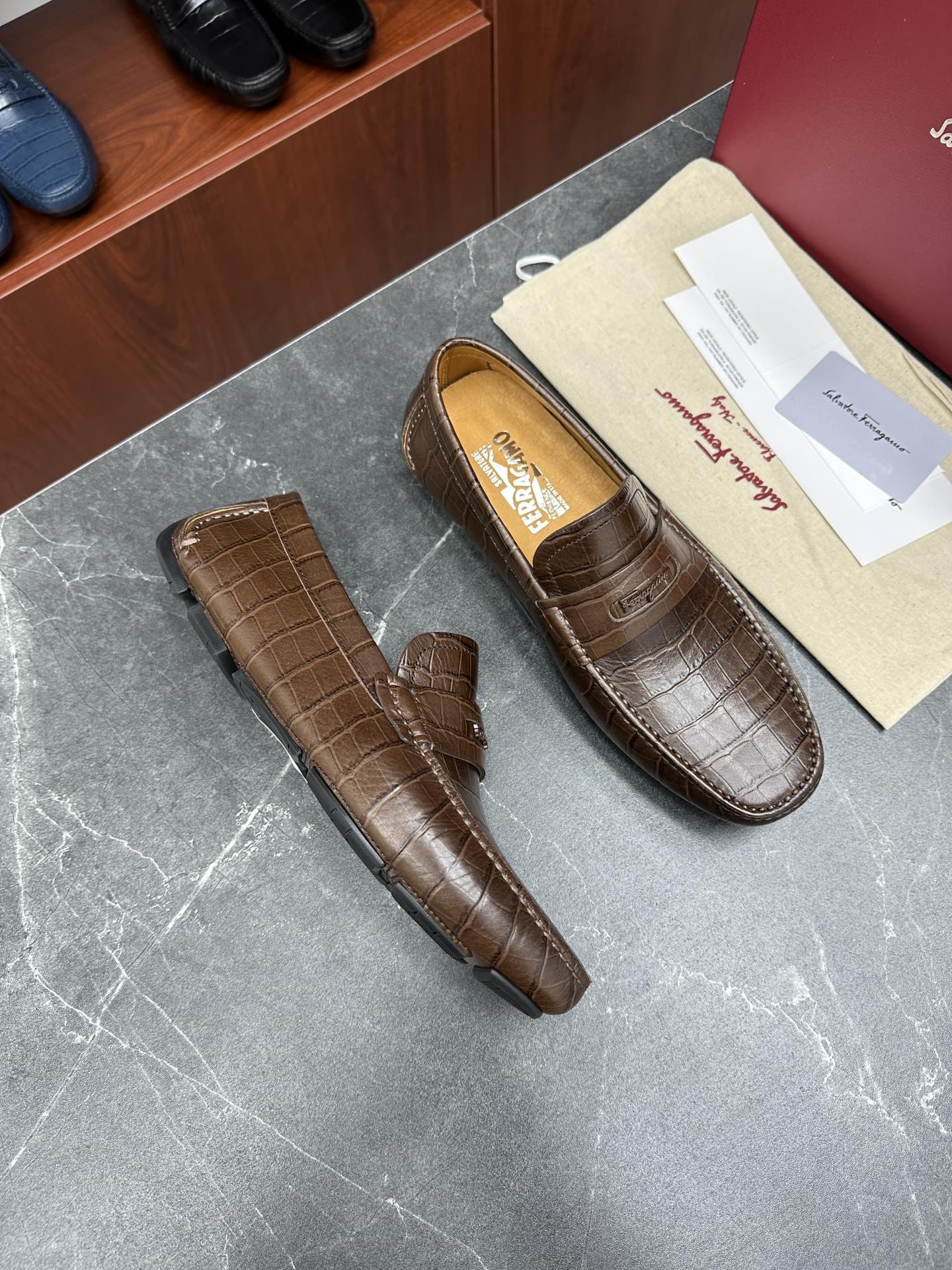 살바토레 페라가모 Salvatore Ferragamo 로퍼