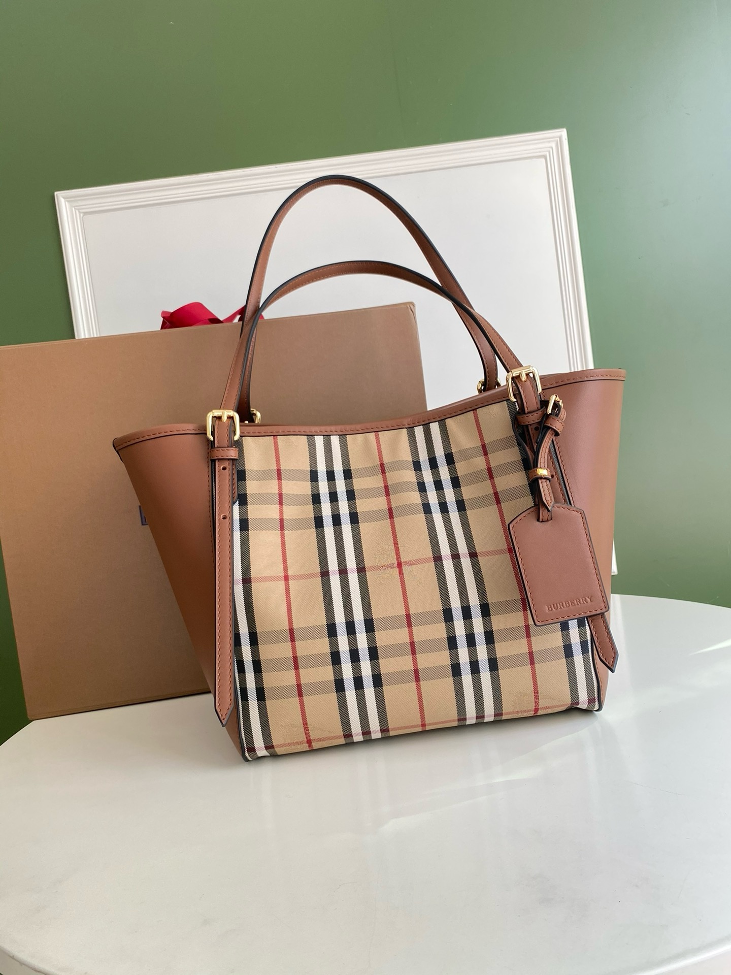 버버리 Burberry 8818 토트 백 28CM