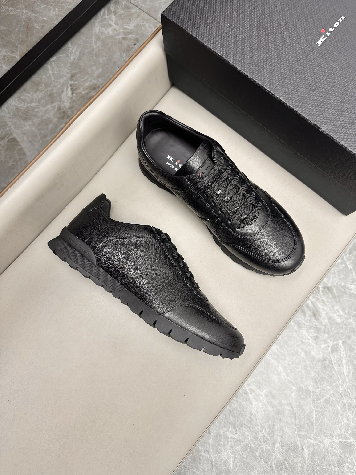 Kiton 스니커즈