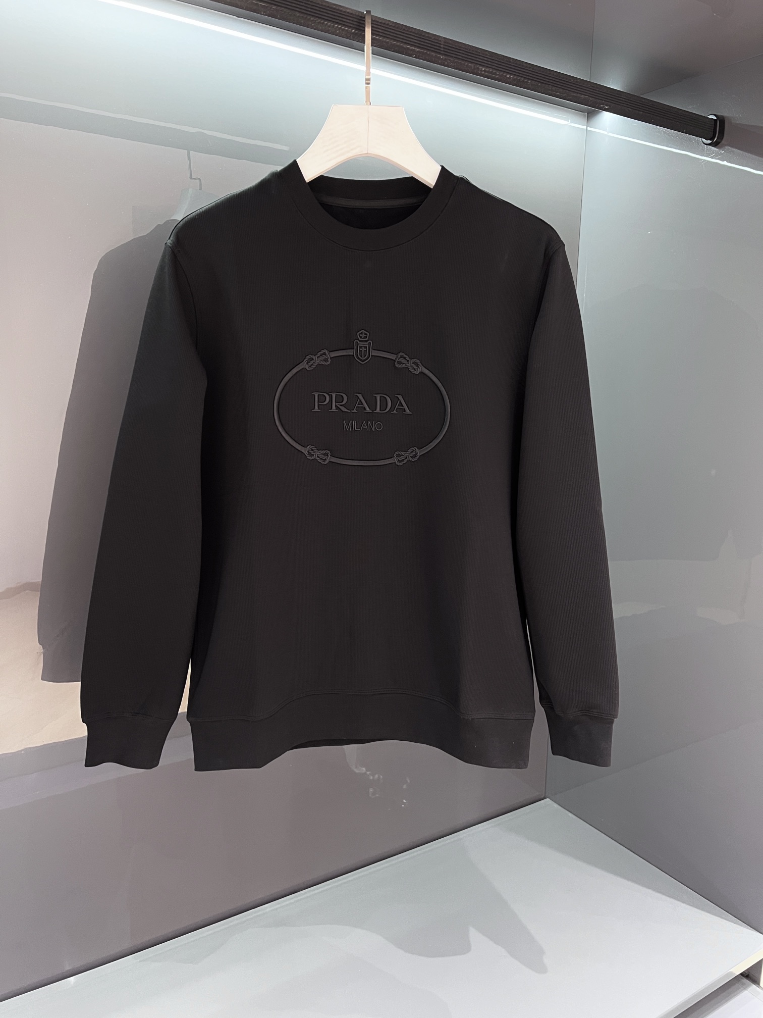 프라다 Prada 라운드 맨투맨