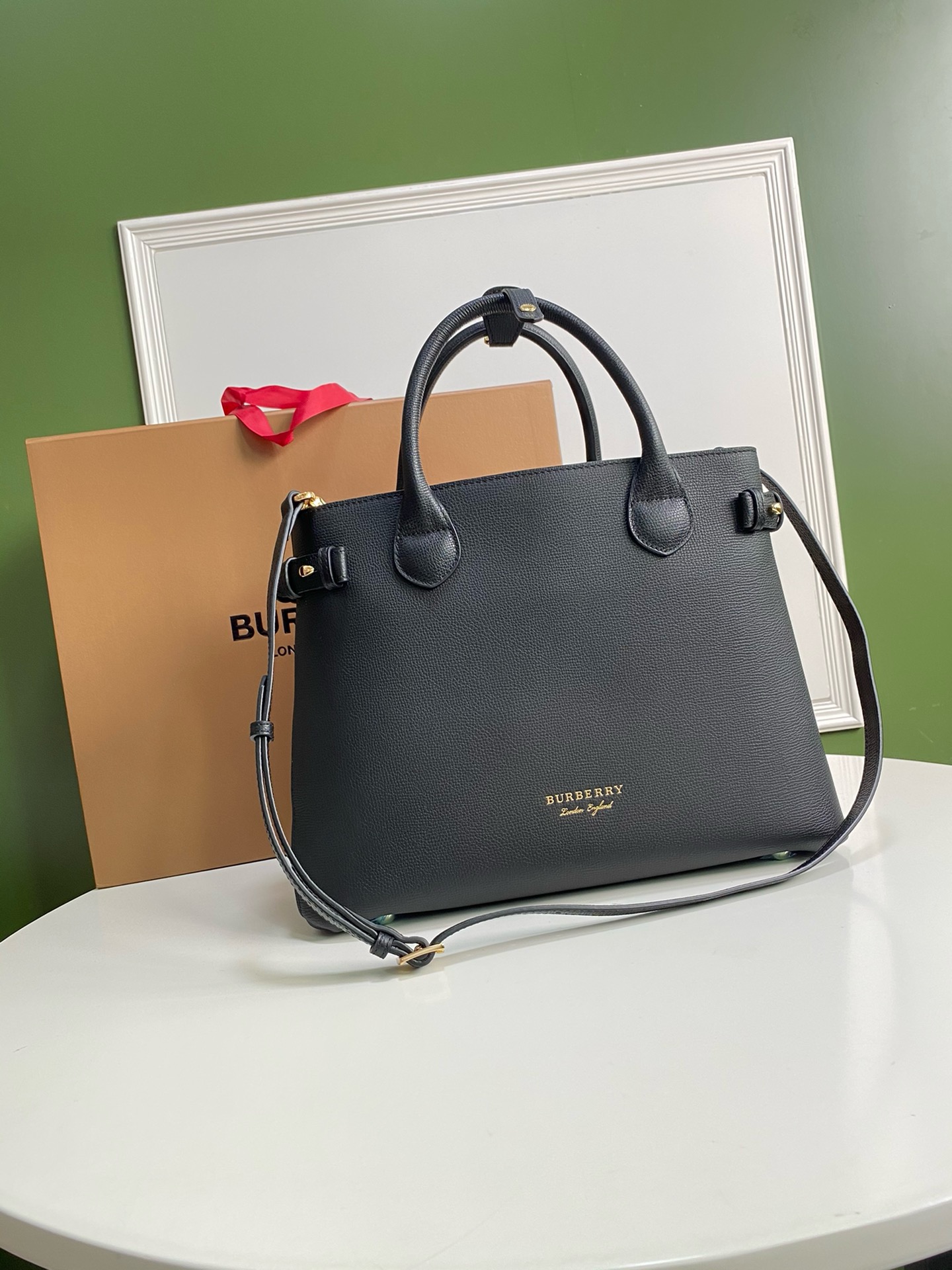 버버리 Burberry 7941 The Banner 탑 핸들백 34CM
