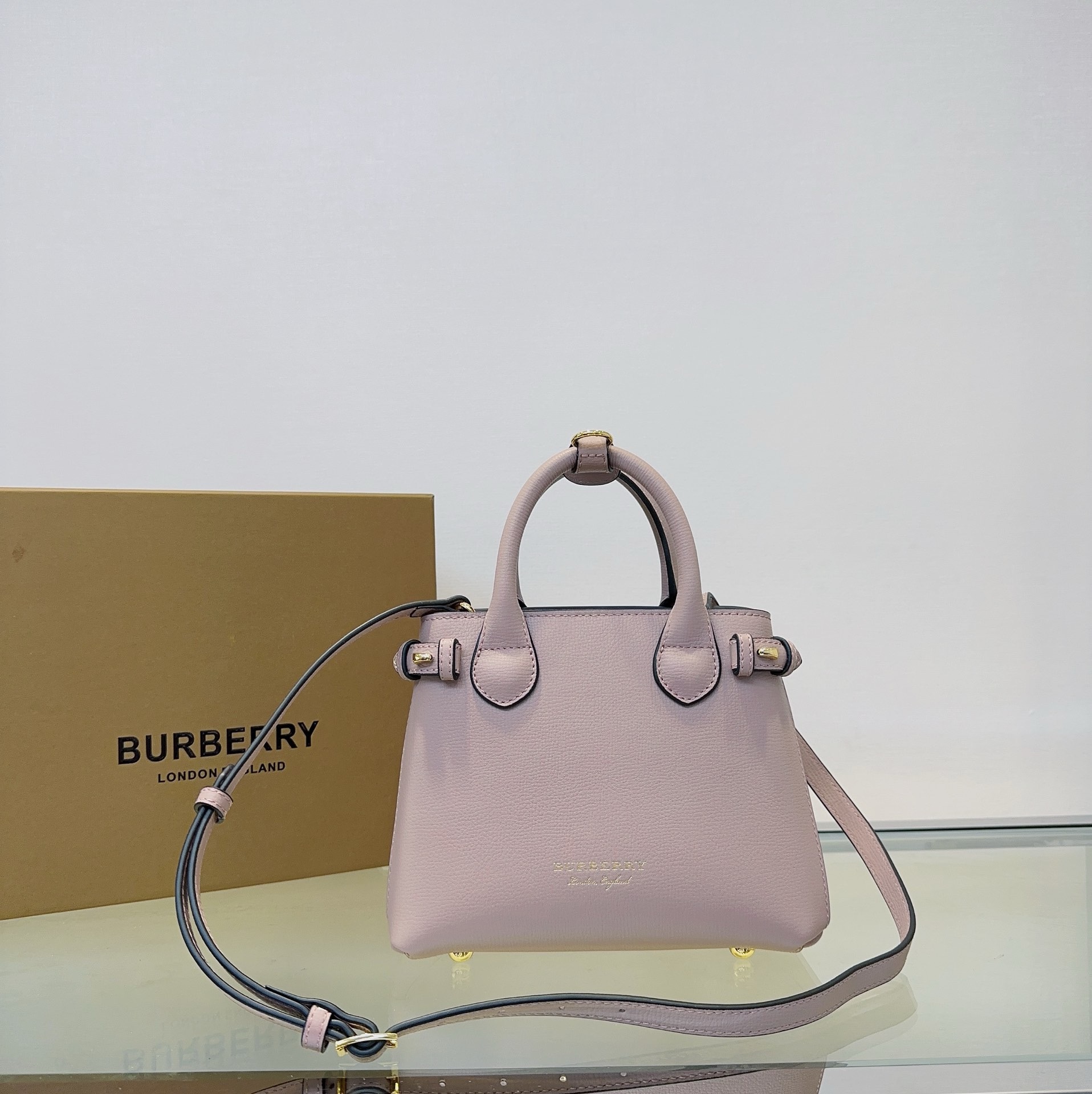 버버리 Burberry 7121 The Banner 탑 핸들백 22CM