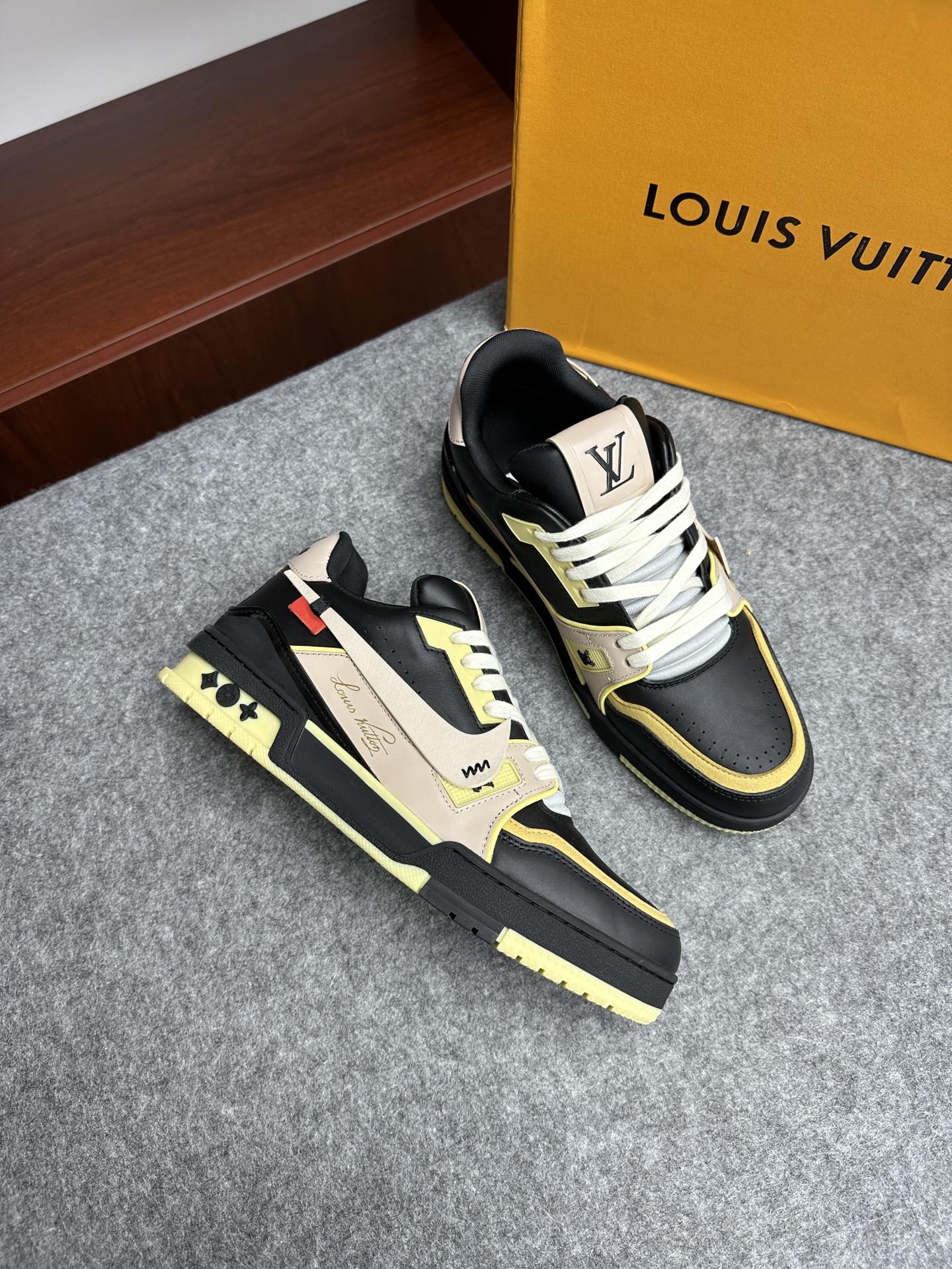 루이비통 LV TRAINER X NIKE 트레이너 스니커즈