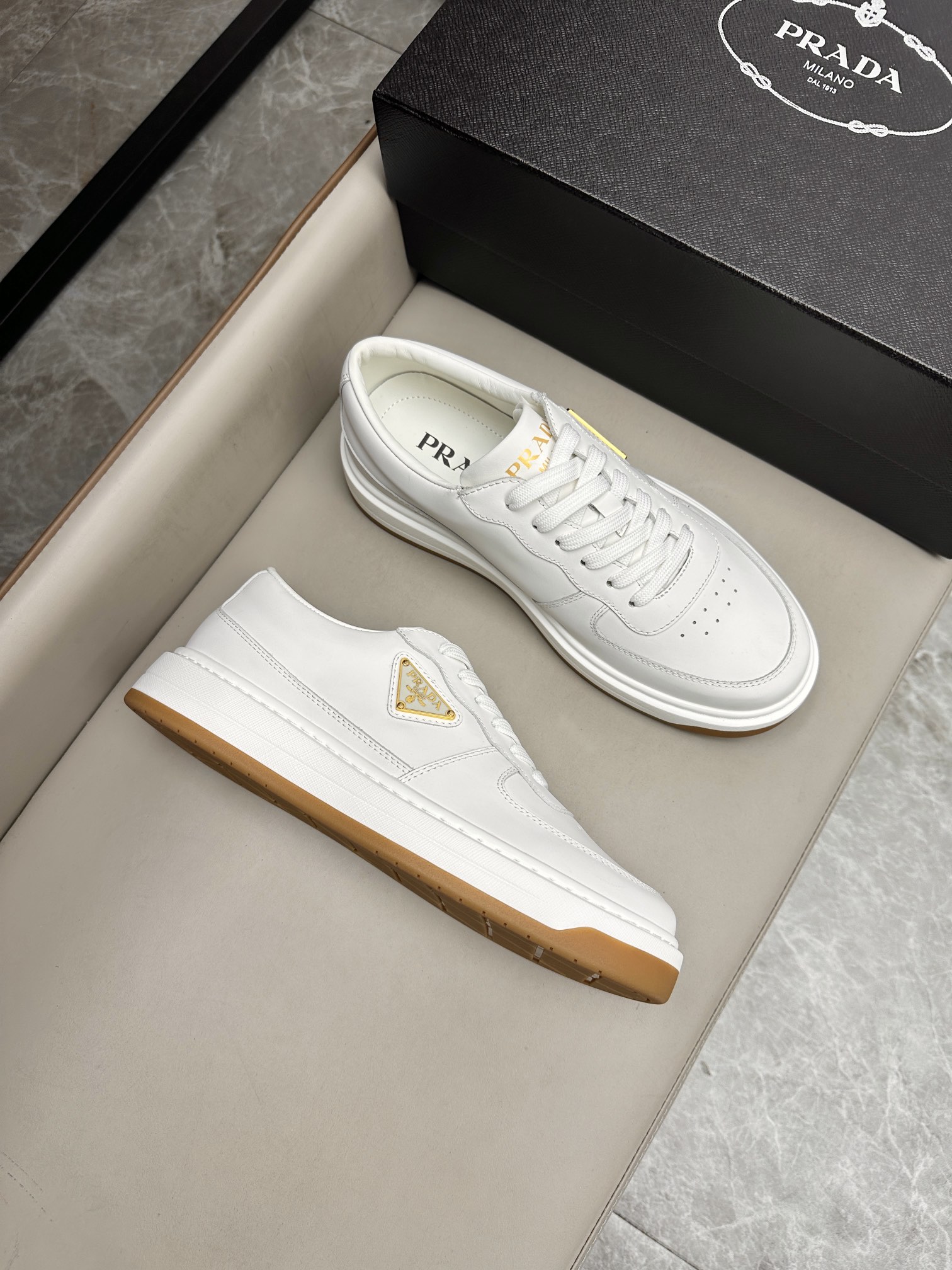 프라다 Prada 스니커즈