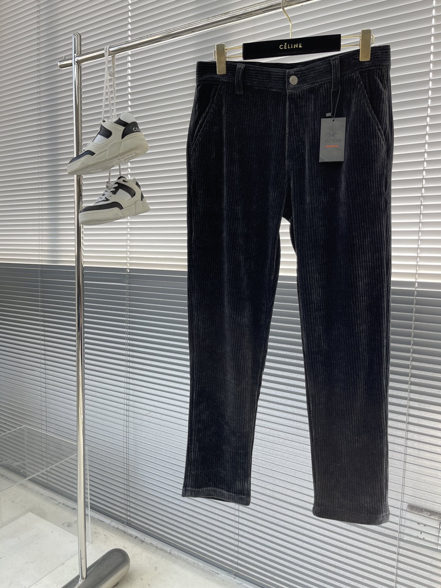 아크테릭스 ARC'TERYX 바지