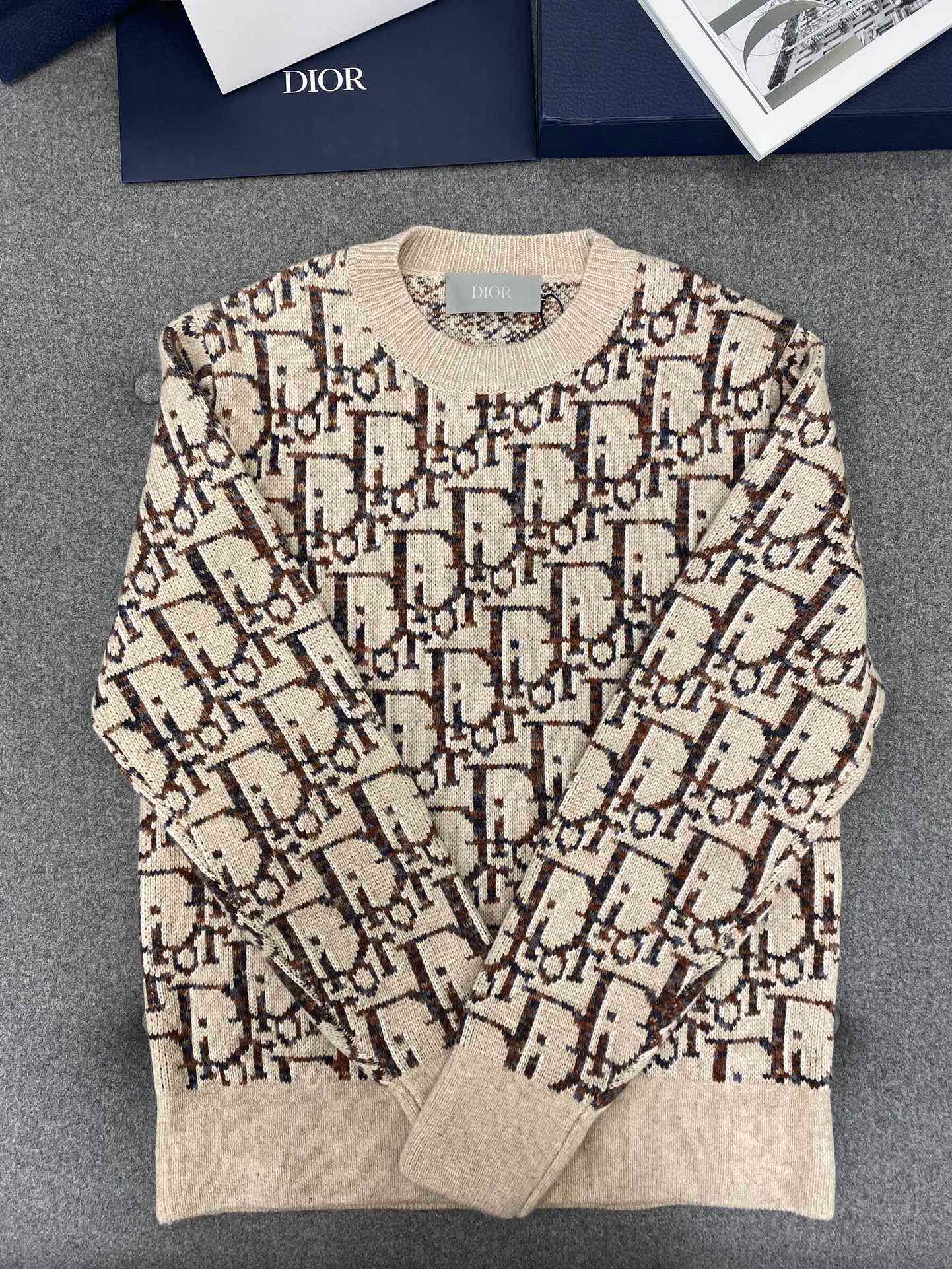 디올 Dior 스웨터