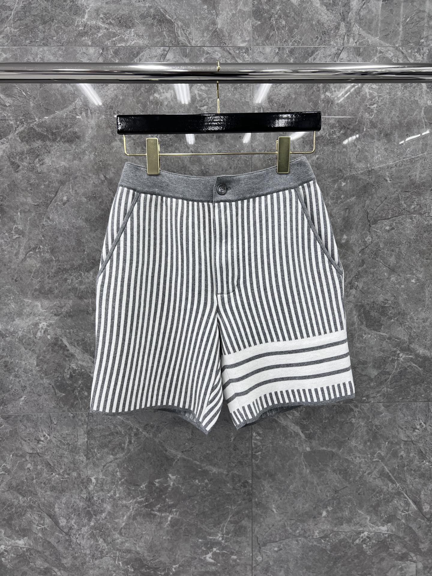 [대리석집] 톰브라운 Thom Browne 반바지