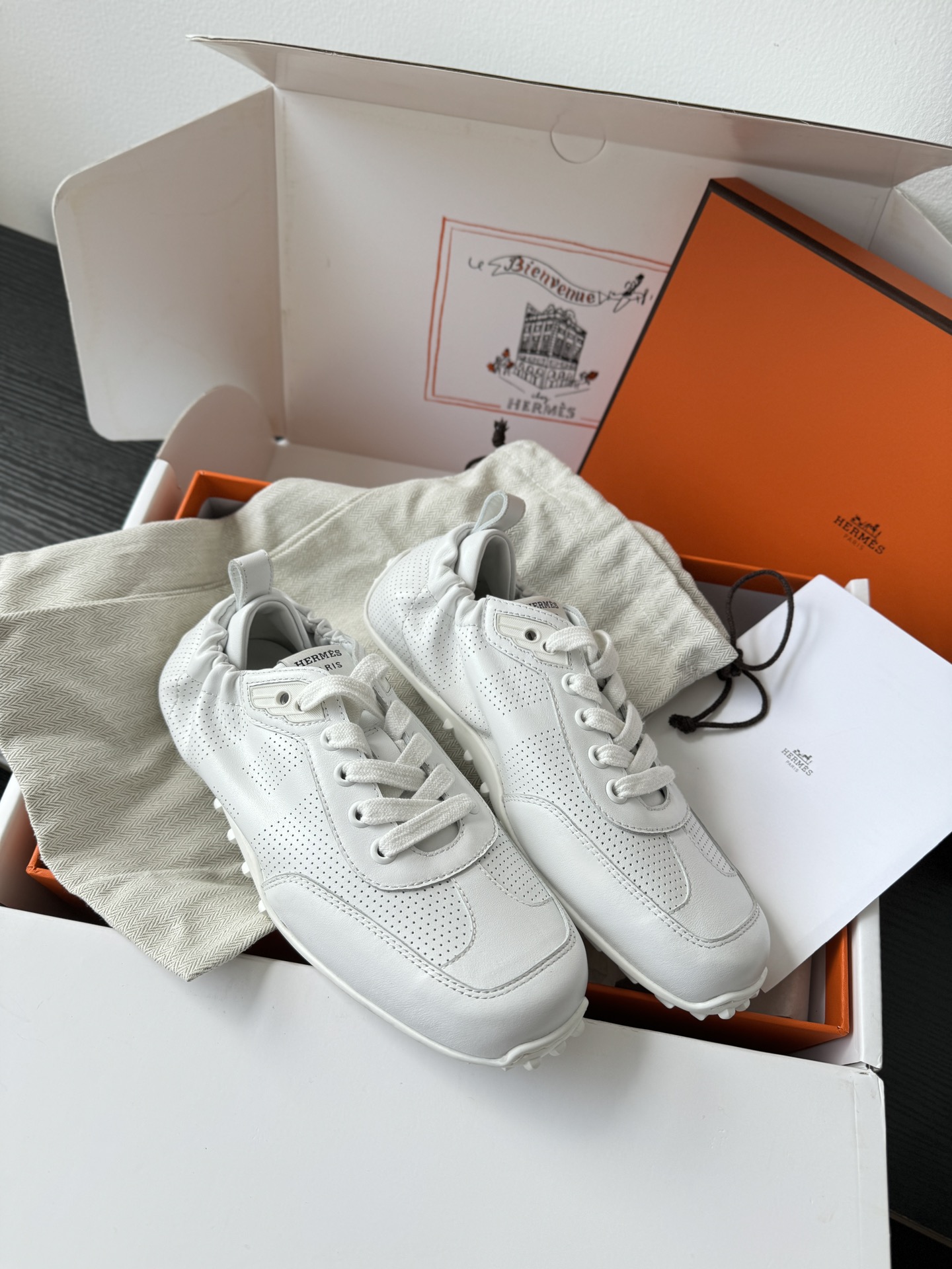 에르메스 Hermes 스니커즈