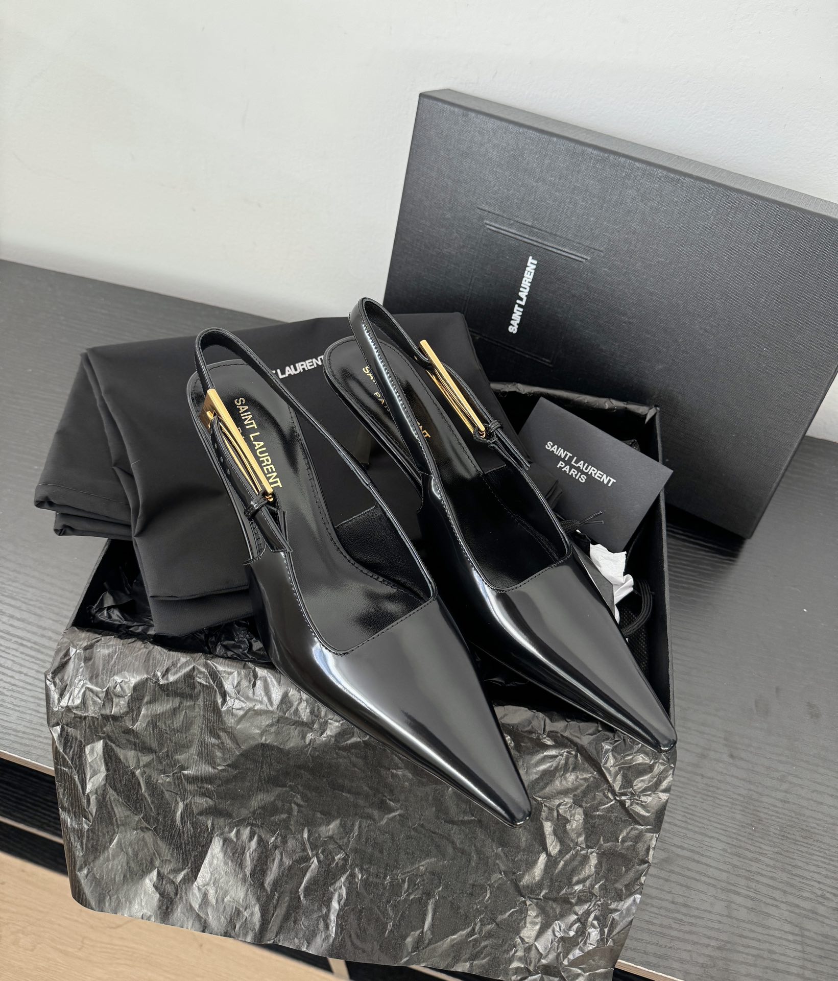 Yves Saint Laurent 하이힐