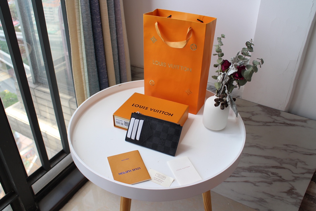 루이비통 Louis Vuitton M64038 카드 케이스 14.5CM