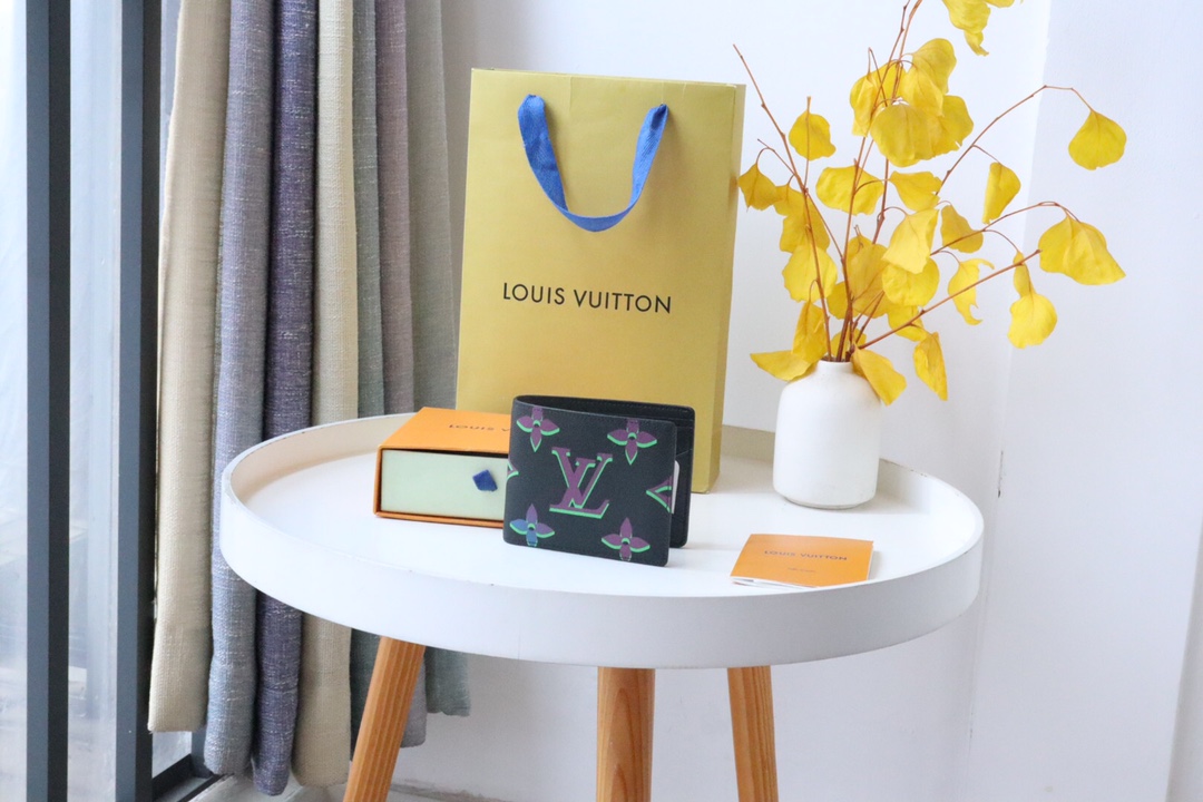 루이비통 Louis Vuitton M80624 지갑 11.5CM