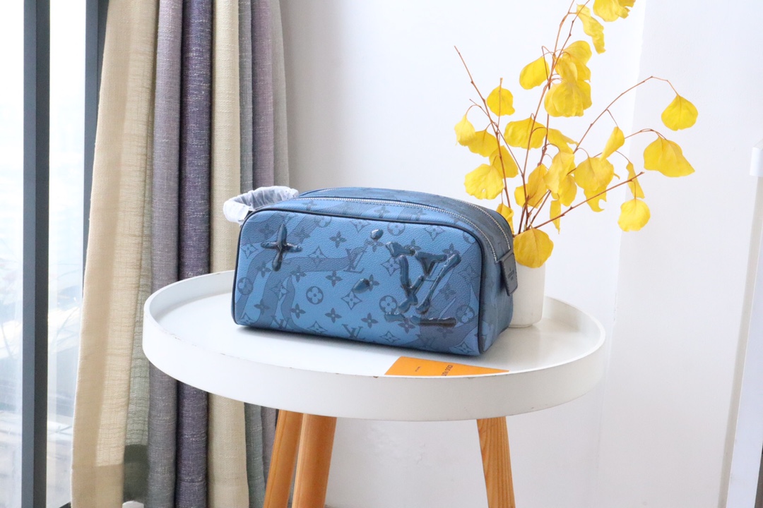루이비통 Louis Vuitton M82337 파우치 28CM
