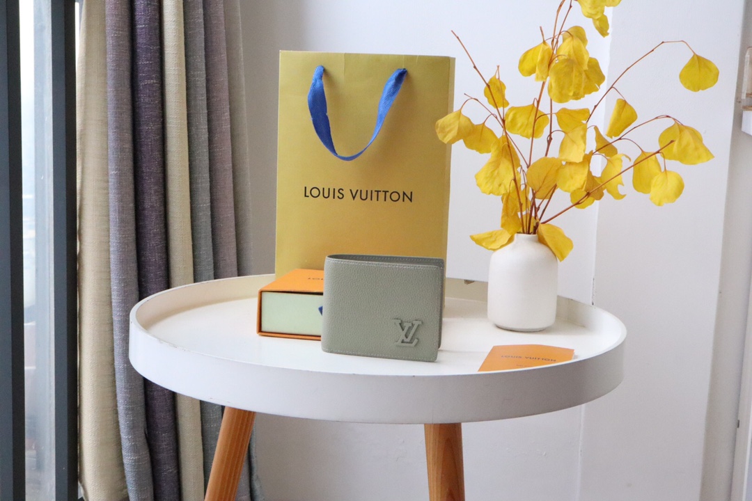 루이비통 Louis Vuitton M82274 지갑 11.5CM