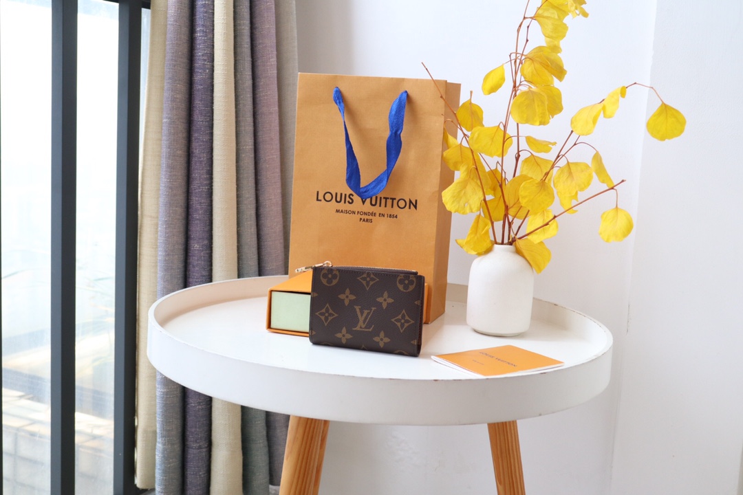 루이비통 Louis Vuitton M82415 지갑 11.5CM