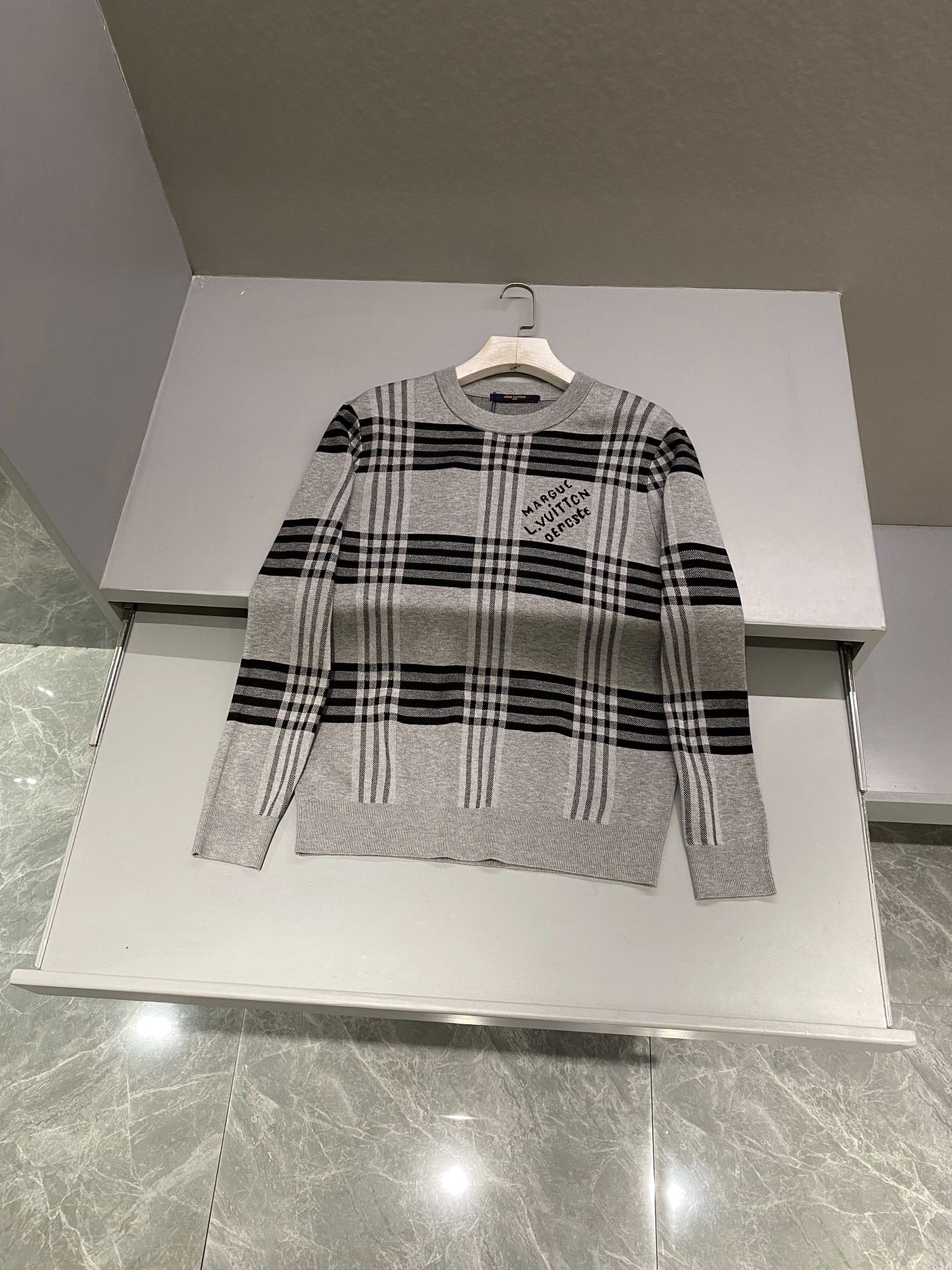 루이비통 Louis Vuitton 스웨터