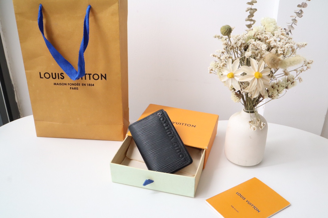 루이비통 Louis Vuitton M83330 카드 케이스 11.1CM