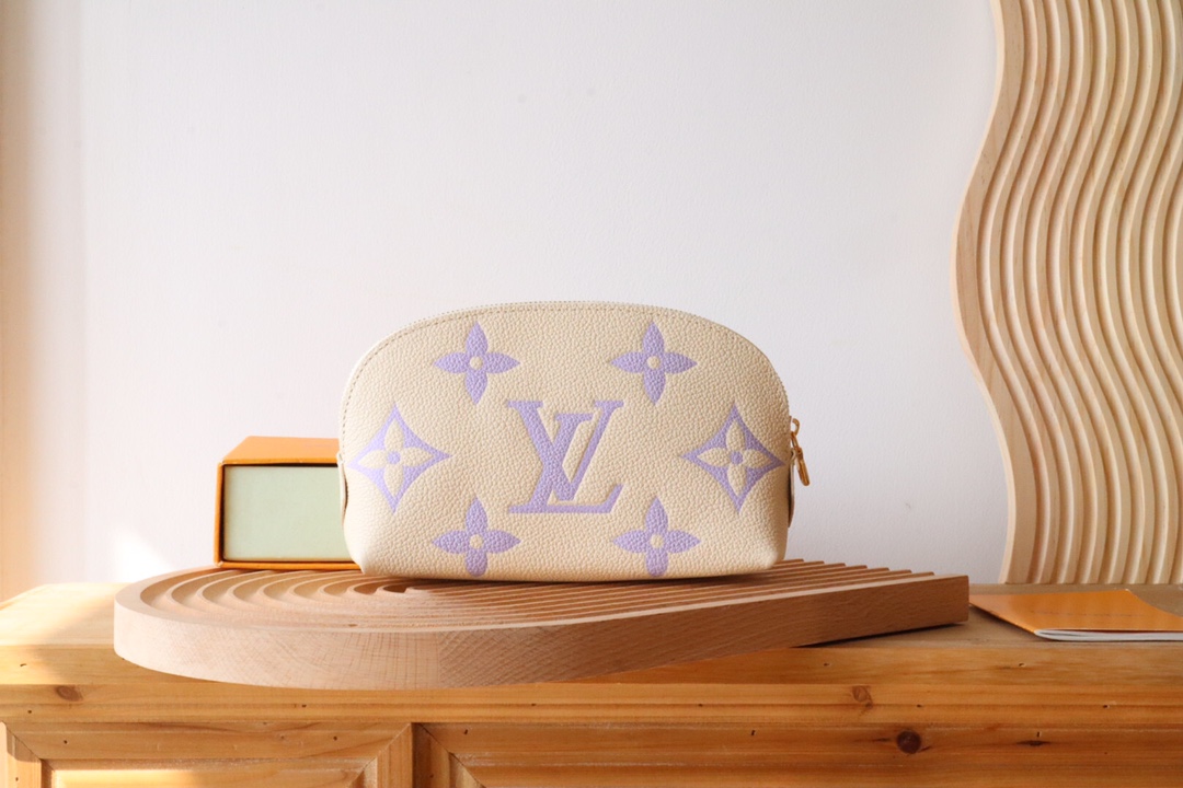 루이비통 Louis Vuitton M45951 파우치 17CM