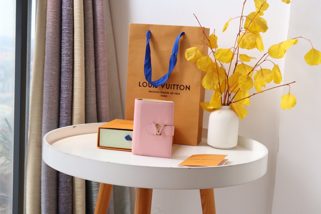 루이비통 Louis Vuitton M82144 지갑 12CM