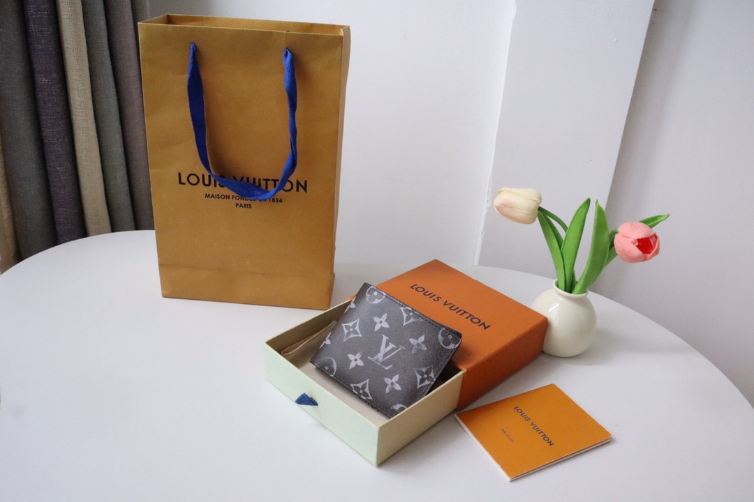 루이비통 Louis Vuitton M11708 지갑 11CM