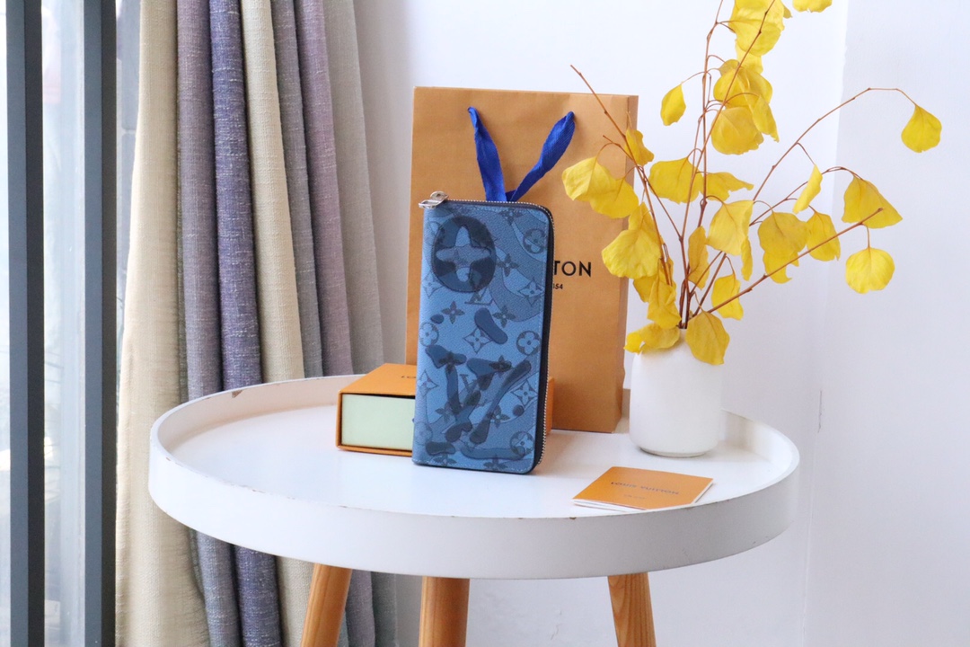 루이비통 Louis Vuitton M82305 지갑