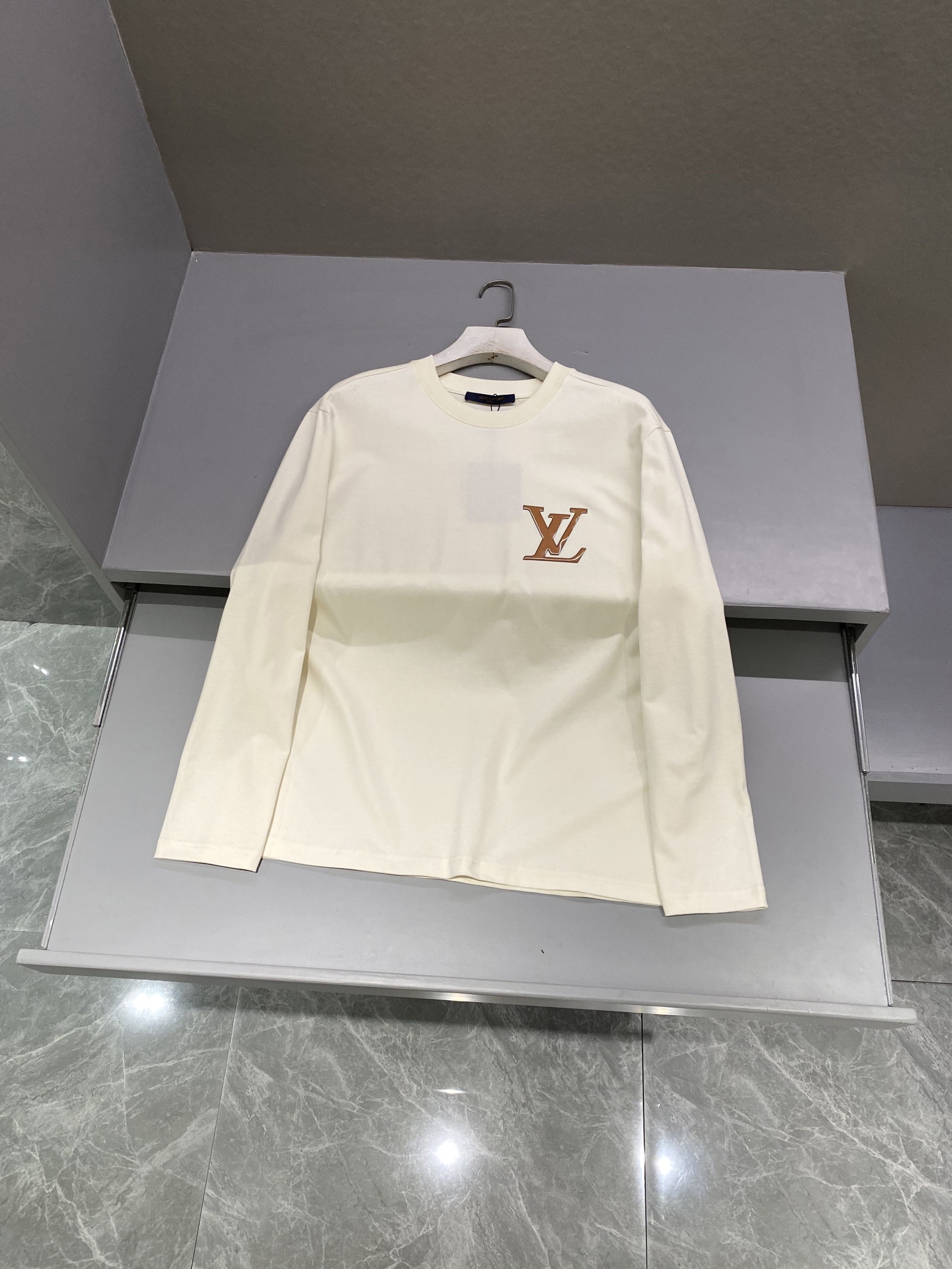 루이비통 Louis Vuitton 긴팔 티셔츠