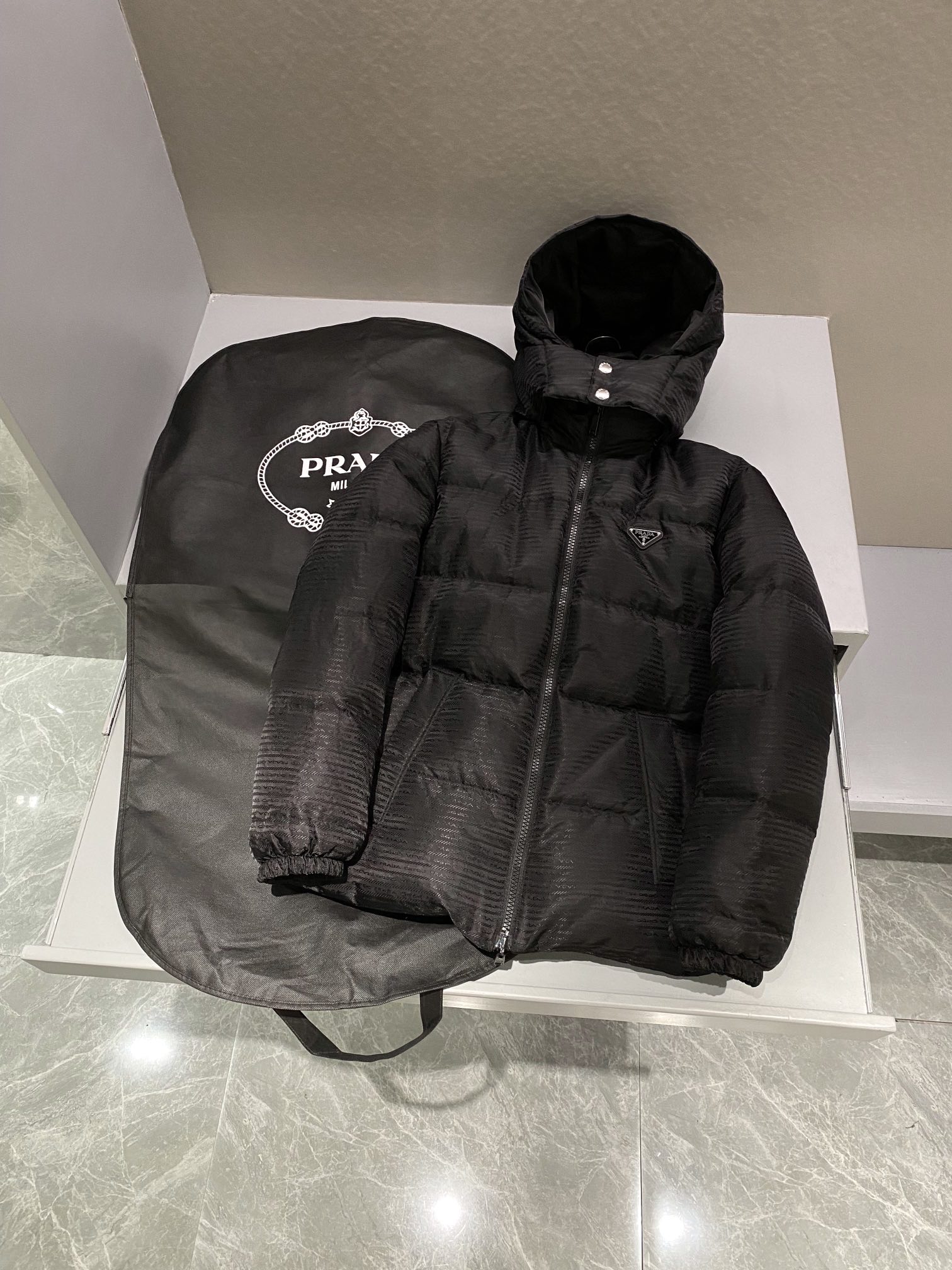 프라다 Prada 패딩