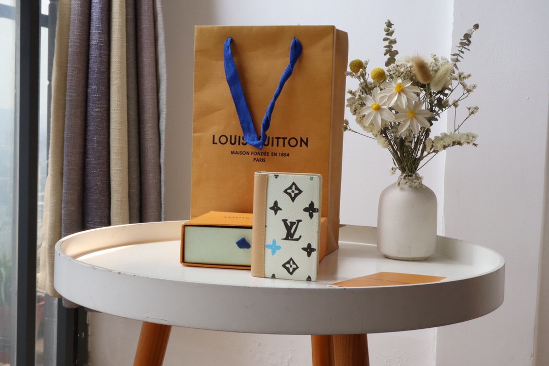루이비통 Louis Vuitton M83348 카드 케이스 11.1CM