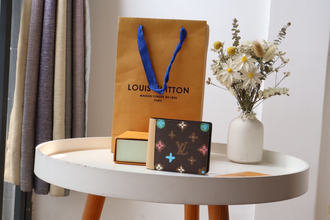 루이비통 Louis Vuitton M83334 지갑 11.5CM