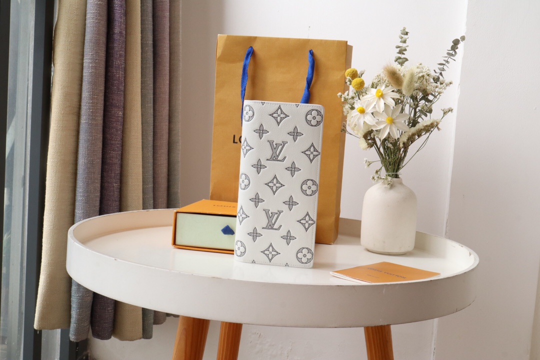 루이비통 Louis Vuitton M83380 지갑 19CM