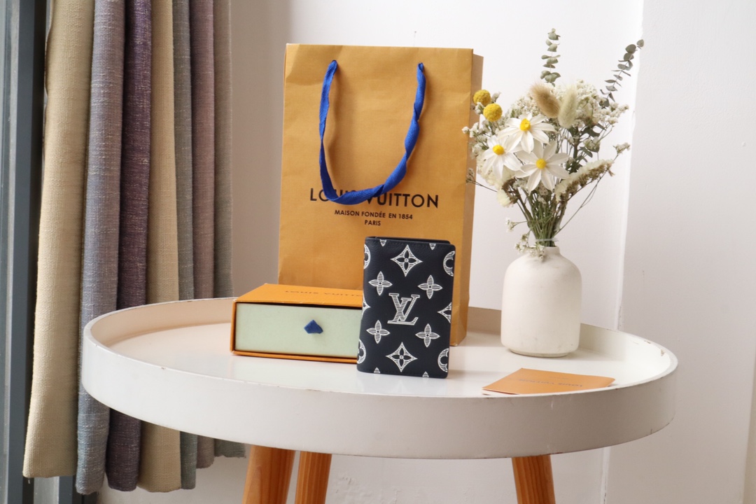 루이비통 Louis Vuitton M83378 지갑 11CM