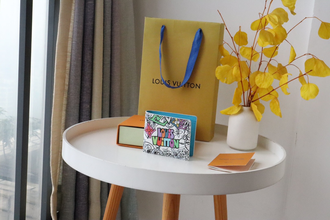 루이비통 Louis Vuitton M82023 지갑 11.5CM